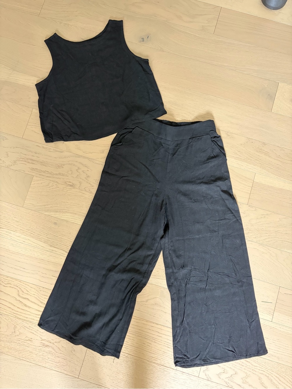 Amazon Anrabess Black Sleeveless Crop Tank Top with Pants (matching set)